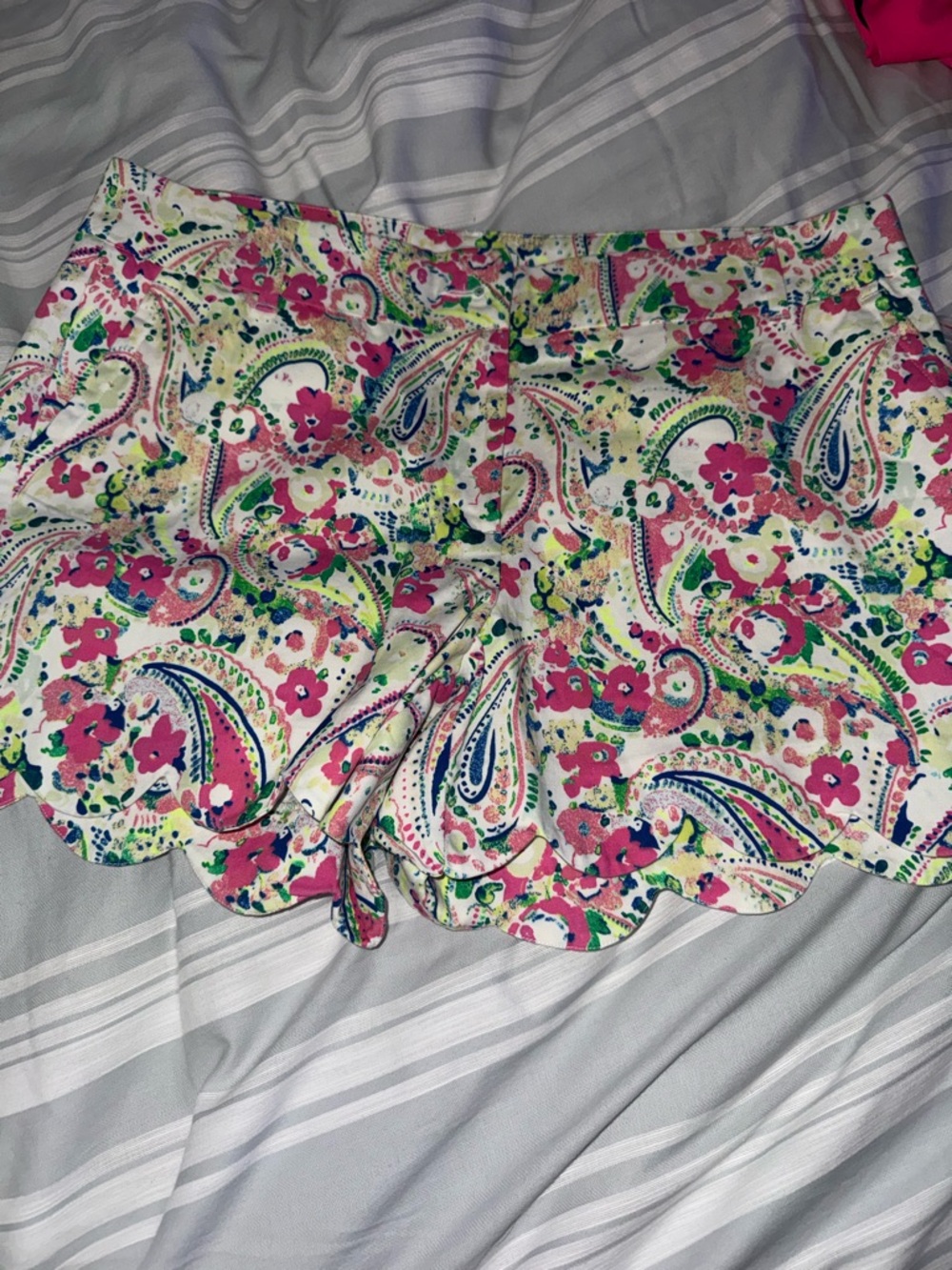 crown & ivy Pink Multi Paisley Scalloped Hem High Waist Shorts